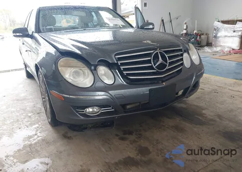 2008 Mercedes-Benz E 350 4Matic z USA, uszkodzony, nr VIN WDBUF87X88B234158